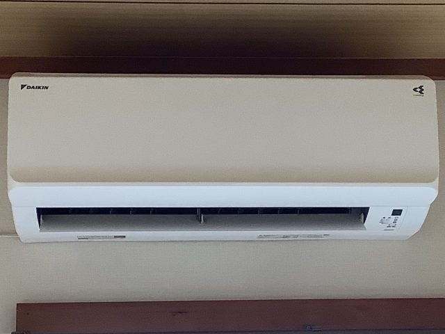 フィルターお掃除機能有専用　ダイキンエアコン　AN22WCS　2019年製　主に6～8畳　室内機